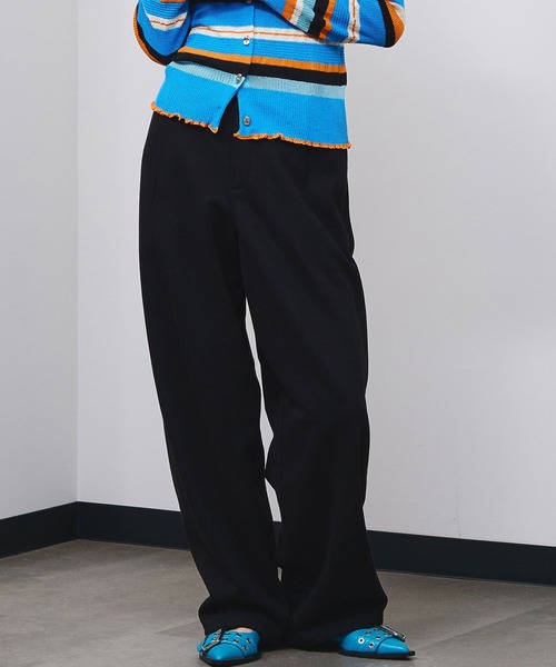 ROSE BUD(ローズバッド)の「TUCKED WIDE-LEG SWEATPANTS(スウェットパンツ・レディース・ベージュ/ブラック/ピンク・S/M)」の2枚目の写真
