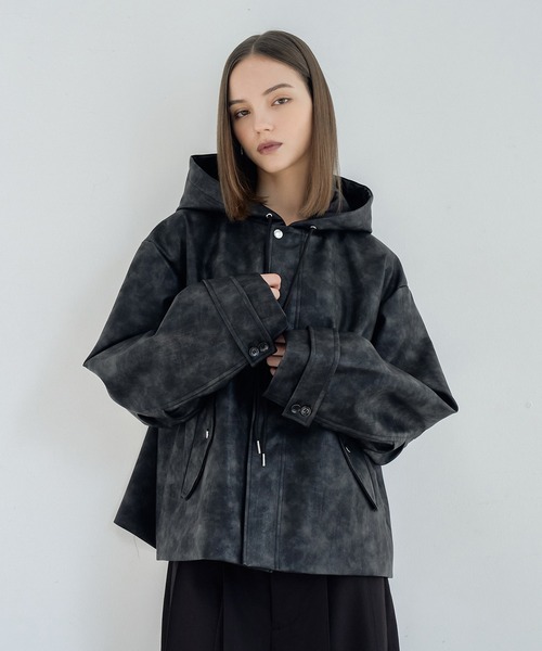 ELLUV（エルブ）の「【ELLUV/エルヴ】ハイクラスPUレザー オーバーショートフードブルゾン（ブルゾン・メンズ・ブラック/ダークブラック・S/M/L）」の22枚目の写真