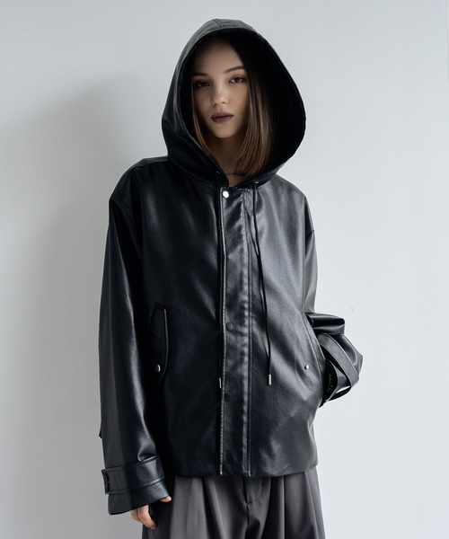 ELLUV（エルブ）の「【ELLUV/エルヴ】ハイクラスPUレザー オーバーショートフードブルゾン（ブルゾン・メンズ・ブラック/ダークブラック・S/M/L）」の8枚目の写真