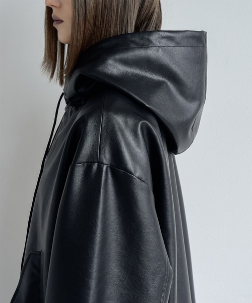 ELLUV（エルブ）の「【ELLUV/エルヴ】ハイクラスPUレザー オーバーショートフードブルゾン（ブルゾン・メンズ・ブラック/ダークブラック・S/M/L）」の11枚目の写真