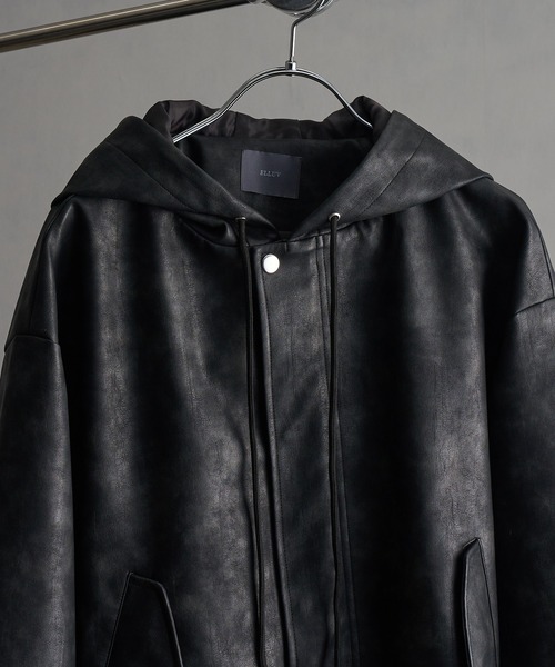 ELLUV（エルブ）の「【ELLUV/エルヴ】ハイクラスPUレザー オーバーショートフードブルゾン（ブルゾン・メンズ・ブラック/ダークブラック・S/M/L）」の19枚目の写真