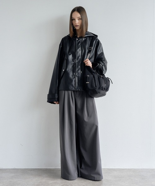 ELLUV（エルブ）の「【ELLUV/エルヴ】ハイクラスPUレザー オーバーショートフードブルゾン（ブルゾン・メンズ・ブラック/ダークブラック・S/M/L）」の18枚目の写真