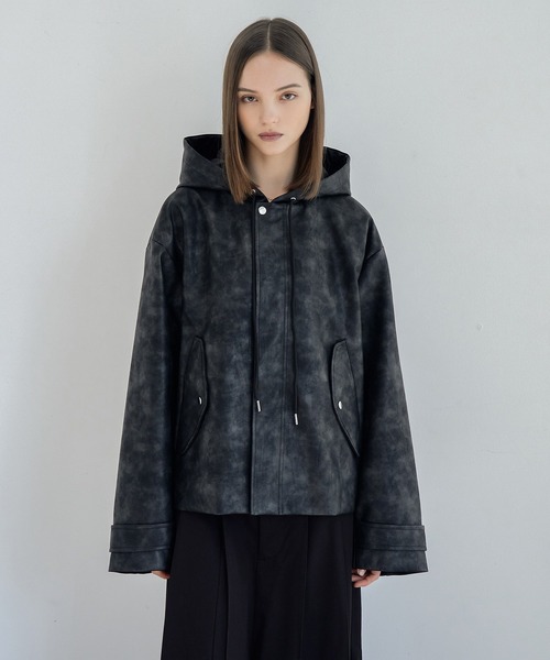 ELLUV（エルブ）の「【ELLUV/エルヴ】ハイクラスPUレザー オーバーショートフードブルゾン（ブルゾン・メンズ・ブラック/ダークブラック・S/M/L）」の20枚目の写真