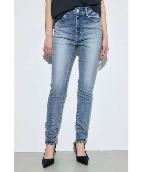 AZUL by moussy(アズールバイマウジー)の「【身長/骨格別着用画像あり】【WEB限定】AZUL DENIM ジャストウエストスキニーデニム ストレッチ 履き心地抜群 足長 美脚 細見え(デニムパンツ・レディース・ブルー/ブラック/ライトブルー・X-SMALL/SMALL/MEDIUM/LARGE)」の3枚目の写真