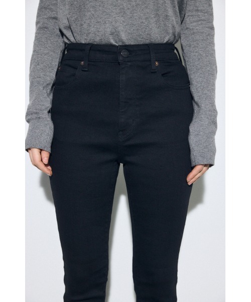 AZUL by moussy(アズールバイマウジー)の「【身長/骨格別着用画像あり】【WEB限定】AZUL DENIM ジャストウエストスキニーデニム ストレッチ 履き心地抜群 足長 美脚 細見え(デニムパンツ・レディース・ブルー/ブラック/ライトブルー・X-SMALL/SMALL/MEDIUM/LARGE)」の14枚目の写真
