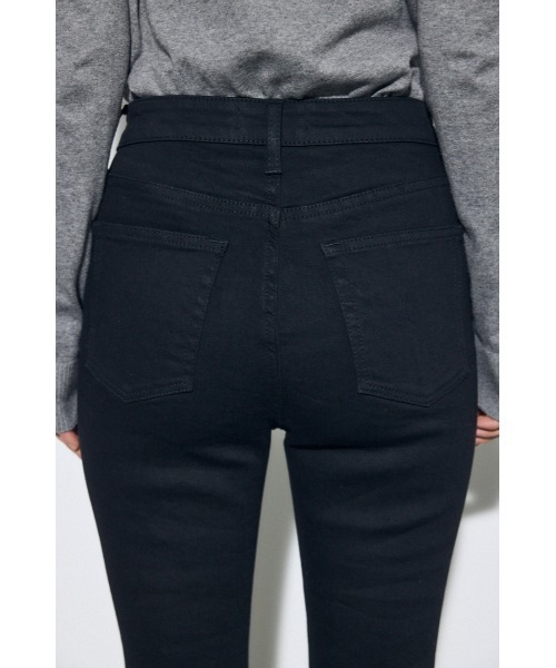 AZUL by moussy(アズールバイマウジー)の「【身長/骨格別着用画像あり】【WEB限定】AZUL DENIM ジャストウエストスキニーデニム ストレッチ 履き心地抜群 足長 美脚 細見え(デニムパンツ・レディース・ブルー/ブラック/ライトブルー・X-SMALL/SMALL/MEDIUM/LARGE)」の15枚目の写真