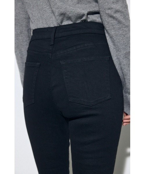 AZUL by moussy(アズールバイマウジー)の「【身長/骨格別着用画像あり】【WEB限定】AZUL DENIM ジャストウエストスキニーデニム ストレッチ 履き心地抜群 足長 美脚 細見え(デニムパンツ・レディース・ブルー/ブラック/ライトブルー・X-SMALL/SMALL/MEDIUM/LARGE)」の16枚目の写真
