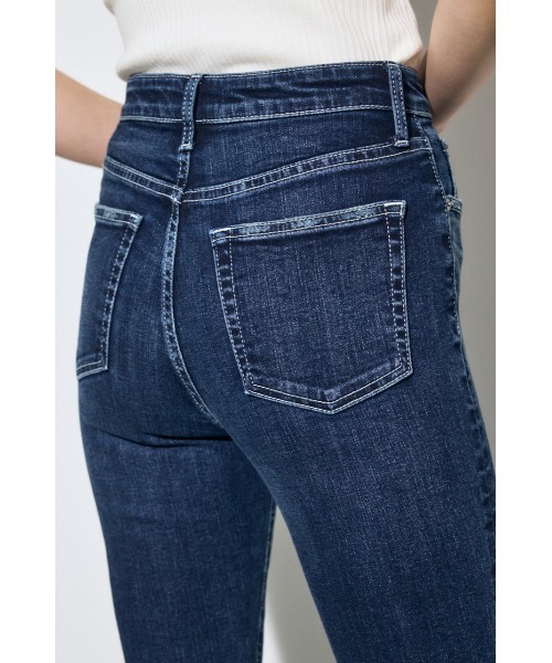 AZUL by moussy(アズールバイマウジー)の「【身長/骨格別着用画像あり】【WEB限定】AZUL DENIM ジャストウエストスキニーデニム ストレッチ 履き心地抜群 足長 美脚 細見え(デニムパンツ・レディース・ブルー/ブラック/ライトブルー・X-SMALL/SMALL/MEDIUM/LARGE)」の8枚目の写真