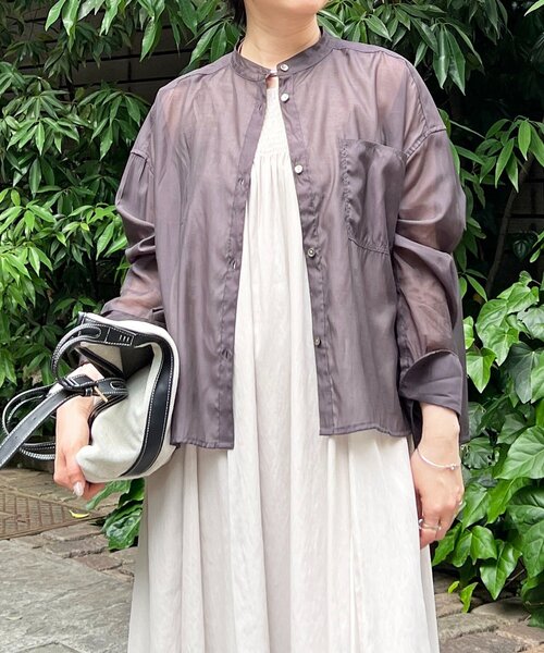 un dix cors(アンディコール)の「シアーバンドカラーシャツ(シャツ/ブラウス・レディース・ライトベージュ/ブラック・FREE)」の3枚目の写真