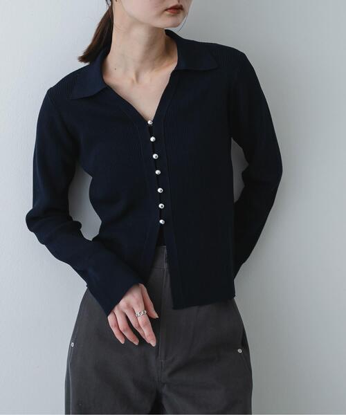 SENSE OF PLACE by URBAN RESEARCH（センスオブプレイスバイアーバンリサーチ）の「『一部WEB限定カラー』『洗濯可』メタルボタンエリツキコンパクトカーディガン（カーディガン/ボレロ・レディース・アイボリー/ネイビー/マスタード/オフホワイト/チャコールグレー・ONE）」の4枚目の写真
