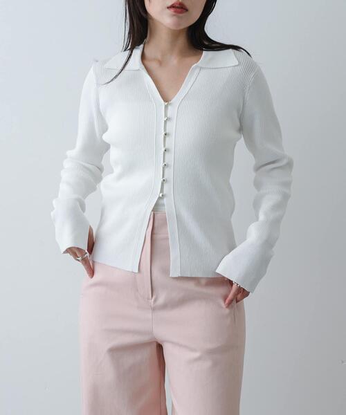 SENSE OF PLACE by URBAN RESEARCH（センスオブプレイスバイアーバンリサーチ）の「『一部WEB限定カラー』『洗濯可』メタルボタンエリツキコンパクトカーディガン（カーディガン/ボレロ・レディース・アイボリー/ネイビー/マスタード/オフホワイト/チャコールグレー・ONE）」の2枚目の写真