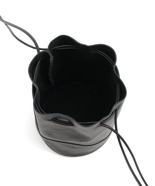 STANDARD SUPPLY(スタンダードサプライ)の「アーツアンドクラフツ / HORSE LEATHER ホースレザー / DRAW STRINGS POUCH S ドローストリングポーチS(ハンドバッグ・レディース・チョコ/ブラック/タン・FREE)」の6枚目の写真