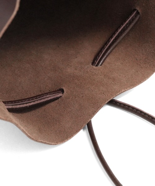 STANDARD SUPPLY(スタンダードサプライ)の「アーツアンドクラフツ / HORSE LEATHER ホースレザー / DRAW STRINGS POUCH S ドローストリングポーチS(ハンドバッグ・レディース・チョコ/ブラック/タン・FREE)」の11枚目の写真