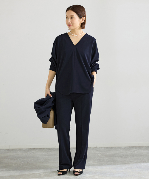 IENA（イエナ）の「《セットアップ対応》カットジョーゼットVネックプルオーバー（シャツ/ブラウス・レディース・ブラック/ネイビー・FREE）」の4枚目の写真