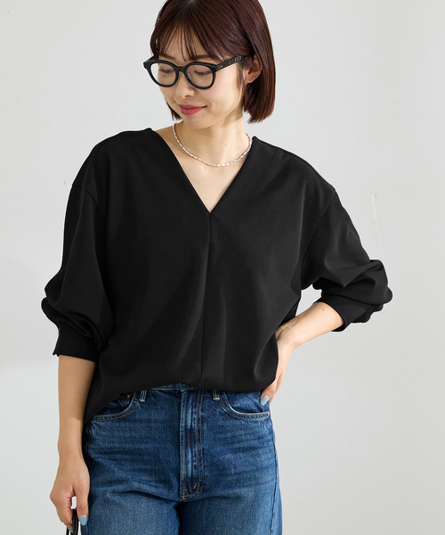 IENA（イエナ）の「《セットアップ対応》カットジョーゼットVネックプルオーバー（シャツ/ブラウス・レディース・ブラック/ネイビー・FREE）」の5枚目の写真