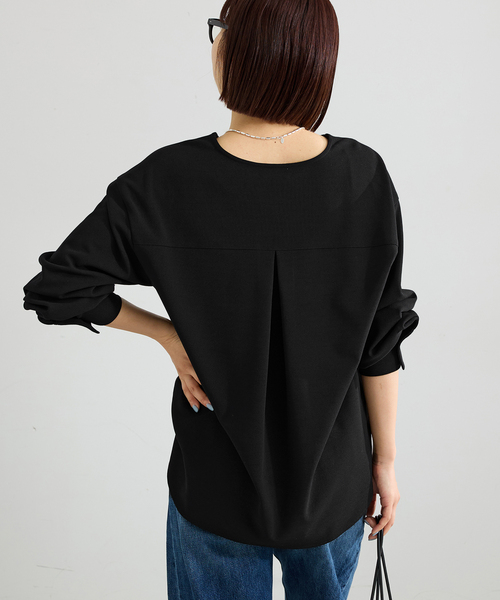 IENA（イエナ）の「《セットアップ対応》カットジョーゼットVネックプルオーバー（シャツ/ブラウス・レディース・ブラック/ネイビー・FREE）」の7枚目の写真