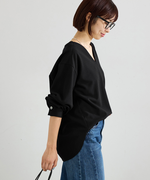IENA（イエナ）の「《セットアップ対応》カットジョーゼットVネックプルオーバー（シャツ/ブラウス・レディース・ブラック/ネイビー・FREE）」の8枚目の写真