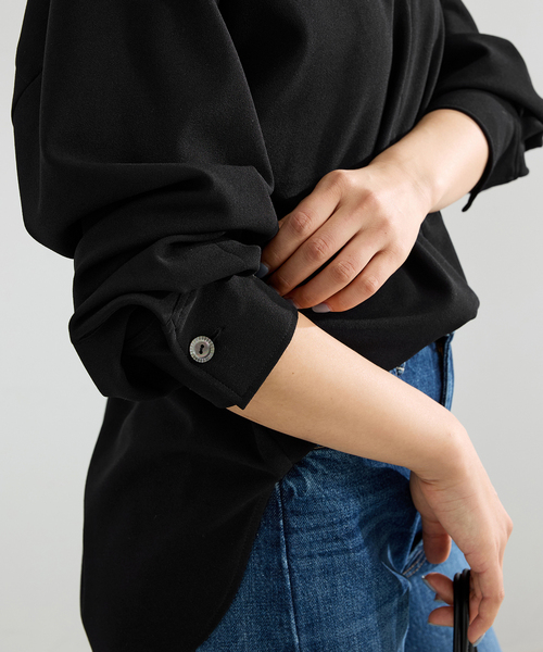 IENA（イエナ）の「《セットアップ対応》カットジョーゼットVネックプルオーバー（シャツ/ブラウス・レディース・ブラック/ネイビー・FREE）」の9枚目の写真