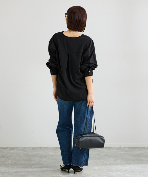 IENA（イエナ）の「《セットアップ対応》カットジョーゼットVネックプルオーバー（シャツ/ブラウス・レディース・ブラック/ネイビー・FREE）」の12枚目の写真