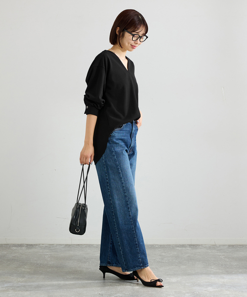 IENA（イエナ）の「《セットアップ対応》カットジョーゼットVネックプルオーバー（シャツ/ブラウス・レディース・ブラック/ネイビー・FREE）」の13枚目の写真