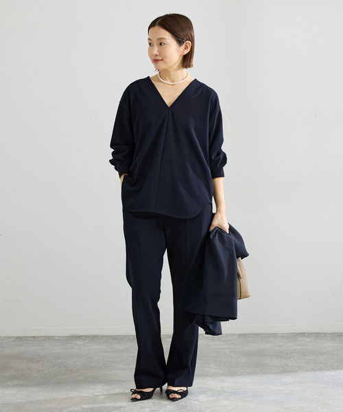 IENA（イエナ）の「《セットアップ対応》カットジョーゼットVネックプルオーバー（シャツ/ブラウス・レディース・ブラック/ネイビー・FREE）」の17枚目の写真