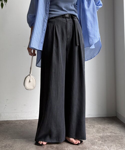 DouDou（ドゥドゥ）の「ベルト付リヨセルデニムパンツ（デニムパンツ・レディース・ブラック/ブルー・38/36）」の2枚目の写真