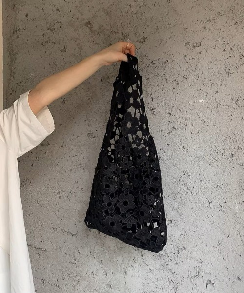lit.Cy(リットシー)の「フラワーレース ワンショルダーバッグ(トートバッグ・レディース・ピンク/ベージュ/イエロー/オフホワイト/ブルー/ブラック/ベージュ系/イエロー系・FREE)」の10枚目の写真