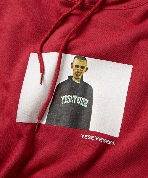 YESEYESEE(イエスアイシー)の「Y.E.S Arch Boy Hoodie(パーカー・メンズ・グレー/ブラック/レッド・S/XL/L/M)」の11枚目の写真
