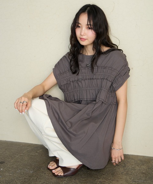 forksy.（フォルクシー）の「【forksy.】＜エブリデイシリーズ＞前後2way シャーリング カットフリル ショートスリーブTシャツ（Tシャツ/カットソー・レディース・ライトブルー/ブラック/チャコールグレー/オフホワイト/ピンク/ブラウン・FREE）」の3枚目の写真