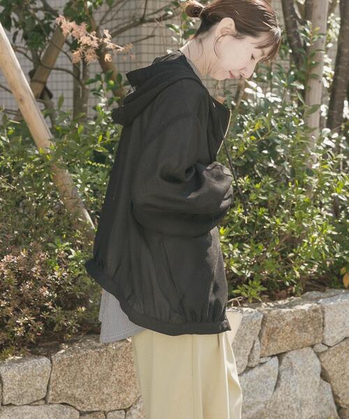 ITEMS URBANRESEARCH（アイテムズ アーバンリサーチ）の「『イージーケア』メッシュマウンテンパーカー(楽着シリーズ)（マウンテンパーカー・レディース・カーキ/ブラック/ホワイト・FREE）」の6枚目の写真