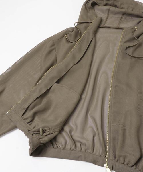 ITEMS URBANRESEARCH（アイテムズ アーバンリサーチ）の「『イージーケア』メッシュマウンテンパーカー(楽着シリーズ)（マウンテンパーカー・レディース・カーキ/ブラック/ホワイト・FREE）」の8枚目の写真
