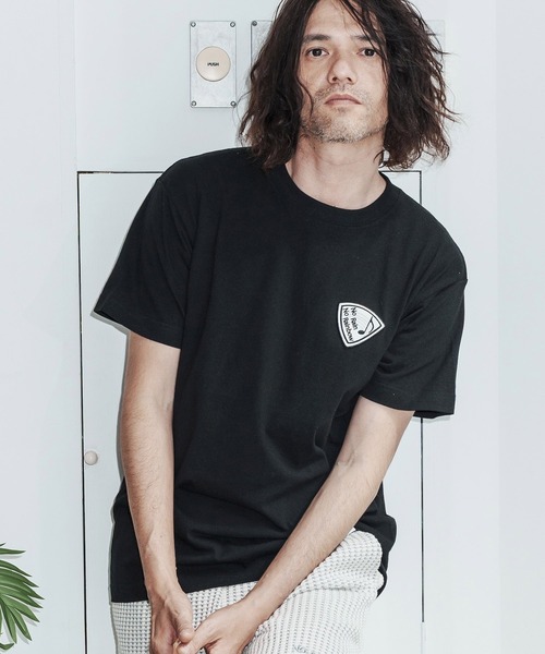 No Rain No Rainbow(ノーレインノーレインボー)の「mt10386-pick patch T-shirt Tシャツ(NR26S-25)(Tシャツ/カットソー・メンズ・ホワイト/トップグレー/ブラック・XL/L/M/S)」の1枚目の写真