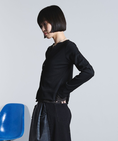 ROSE BUD（ローズバッド）の「FAKE LAYERED CARDIGAN（カーディガン/ボレロ・レディース・オフホワイト/ブラック/ブルー・ONE SIZE）」の11枚目の写真
