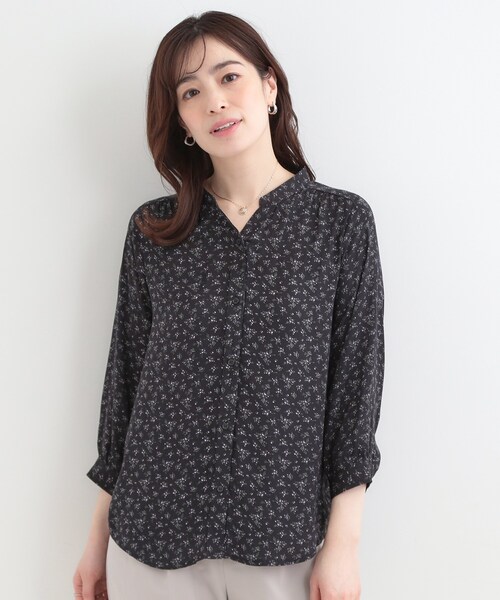 SHOO・LA・RUE（シューラルー）の「【S-LL/7分袖】首元をすっきり魅せる　大人の上品サテンブラウス（シャツ/ブラウス・レディース・ライトブルー/ブラック系6/ホワイト系7・03/02/01/04）」の12枚目の写真