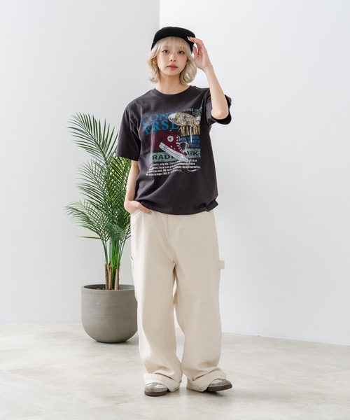 CONVERSE(コンバース)の「【CONVERSE/コンバース】【ゆるめで魅せる抜け感】オーバーサイズTシャツ 綿100% ストリート・アメカジ ユニセックス(Tシャツ/カットソー・レディース・ライトグレー/ホワイト/ブラック・LARGE/MEDIUM)」の10枚目の写真
