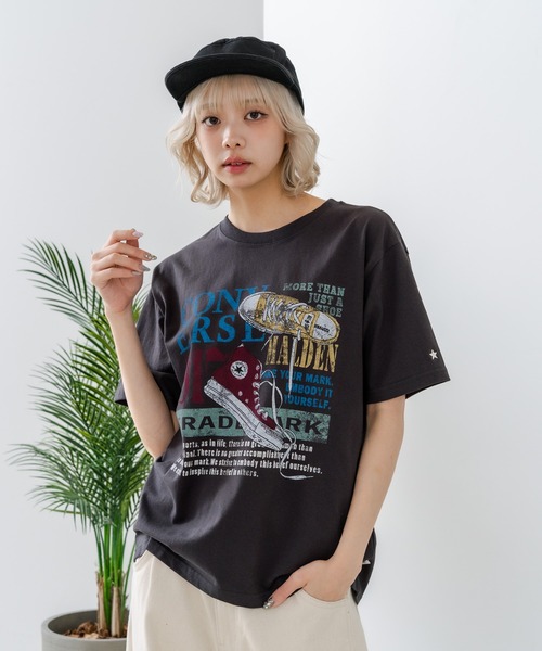 CONVERSE(コンバース)の「【CONVERSE/コンバース】【ゆるめで魅せる抜け感】オーバーサイズTシャツ 綿100% ストリート・アメカジ ユニセックス(Tシャツ/カットソー・レディース・ライトグレー/ホワイト/ブラック・LARGE/MEDIUM)」の14枚目の写真