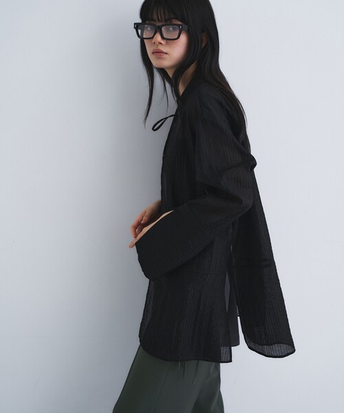 CODE A(コードエー)の「point neck ribbon shirts(シャツ/ブラウス・レディース・ブラック/ホワイト/ピンク・00)」の9枚目の写真