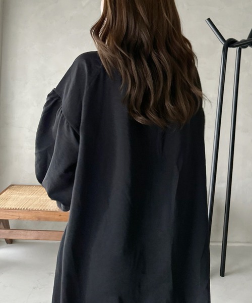 Eclat one(エクラワン)の「【Eclat one】バンドカラー ボリュームスリーブ ロングシャツ ワンピース(ワンピース・レディース・ラベンダー/ブルー/ブラック・FREE)」の5枚目の写真