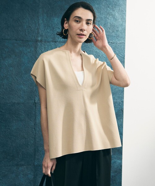 UNFILO(アンフィーロ)の「【WEB限定カラー】スゴ機能美ニット キーネック ジレ(ニット/セーター・レディース・ブラック系/ベージュ系/こしょう色系/グレー系・SMALL/MEDIUM)」の7枚目の写真