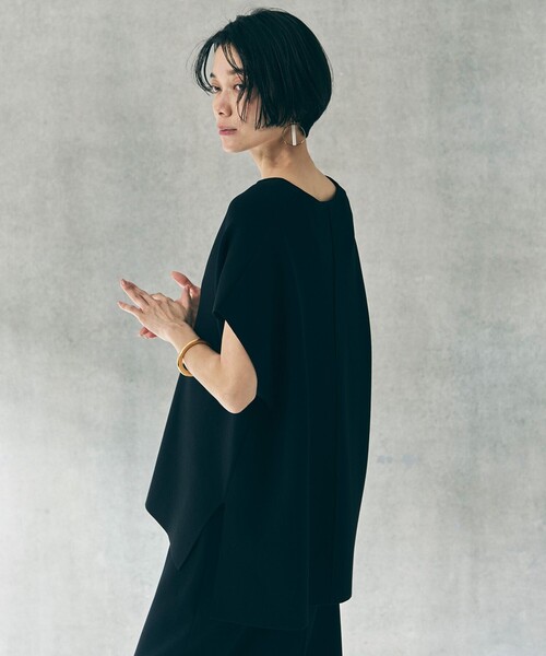 UNFILO(アンフィーロ)の「【WEB限定カラー】スゴ機能美ニット キーネック ジレ(ニット/セーター・レディース・ブラック系/ベージュ系/こしょう色系/グレー系・SMALL/MEDIUM)」の11枚目の写真