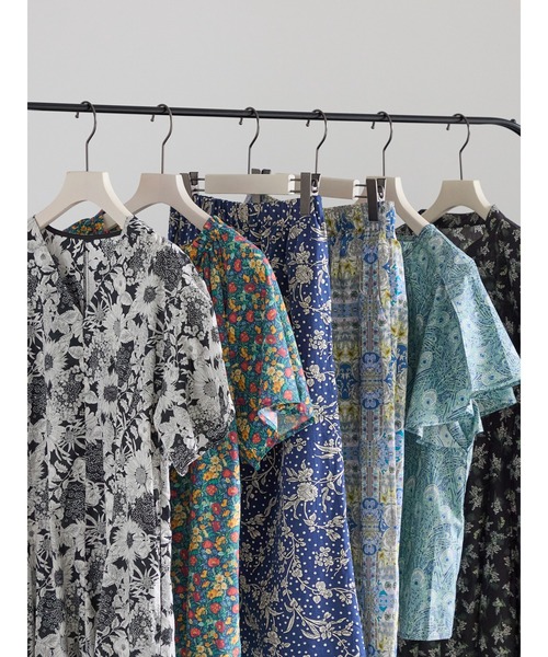 Te chichi（テチチ）の「【LIBERTY FABRICS】ウエストタックワンピース（ワンピース・レディース・ネイビー/ブラック・F）」の15枚目の写真