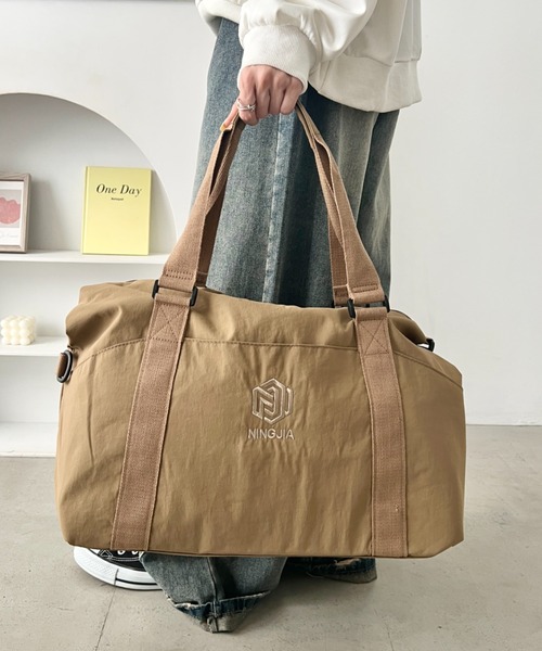 wears(ウェアーズ)の「【2WAY・大容量】ワントーンカラーナイロンボストンバッグ/トラベルバッグ(ボストンバッグ・レディース・ブラック/ブラウン/グレー/ライトベージュ・FREE)」の20枚目の写真