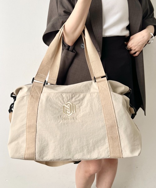 wears(ウェアーズ)の「【2WAY・大容量】ワントーンカラーナイロンボストンバッグ/トラベルバッグ(ボストンバッグ・レディース・ブラック/ブラウン/グレー/ライトベージュ・FREE)」の8枚目の写真