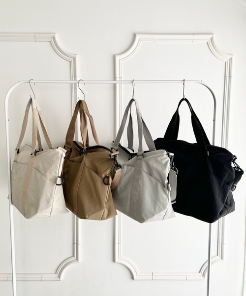 wears(ウェアーズ)の「【2WAY・大容量】ワントーンカラーナイロンボストンバッグ/トラベルバッグ(ボストンバッグ・レディース・ブラック/ブラウン/グレー/ライトベージュ・FREE)」の10枚目の写真