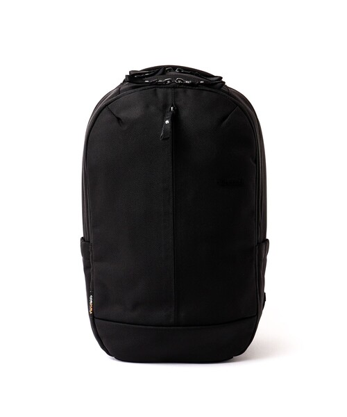 incase（インケース）の「【Incase/インケース】Tracks Backpack 18L（バックパック/リュック・メンズ・ブラック・FREE）」の2枚目の写真