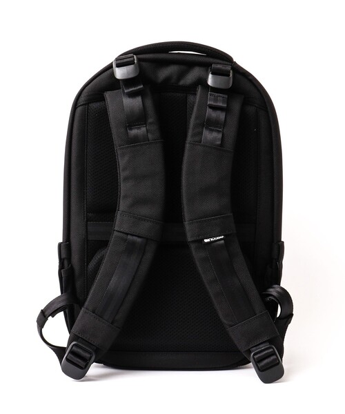 incase（インケース）の「【Incase/インケース】Tracks Backpack 18L（バックパック/リュック・メンズ・ブラック・FREE）」の9枚目の写真