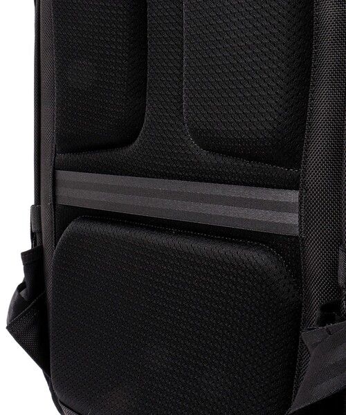 incase（インケース）の「【Incase/インケース】Tracks Backpack 18L（バックパック/リュック・メンズ・ブラック・FREE）」の14枚目の写真