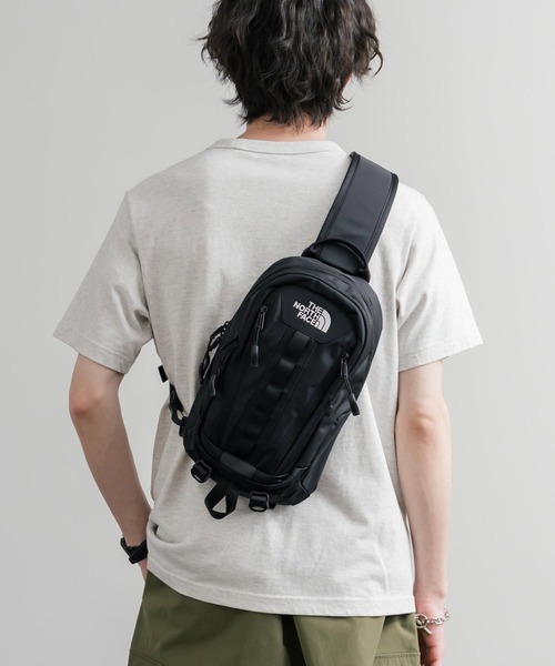 THE NORTH FACE（ザノースフェイス）の「THE NORTH FACE BIG SHOT ONE WAY ロゴ刺繍ワンショルダーボディバッグ（ボディバッグ/ウエストポーチ・メンズ・ダークベージュ/ブラック・FREE）」の4枚目の写真