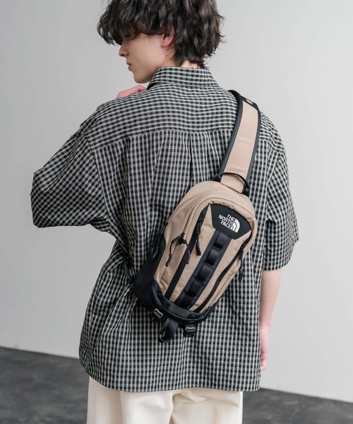 THE NORTH FACE（ザノースフェイス）の「THE NORTH FACE BIG SHOT ONE WAY ロゴ刺繍ワンショルダーボディバッグ（ボディバッグ/ウエストポーチ・メンズ・ダークベージュ/ブラック・FREE）」の11枚目の写真