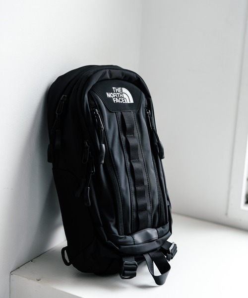 THE NORTH FACE（ザノースフェイス）の「THE NORTH FACE BIG SHOT ONE WAY ロゴ刺繍ワンショルダーボディバッグ（ボディバッグ/ウエストポーチ・メンズ・ダークベージュ/ブラック・FREE）」の18枚目の写真